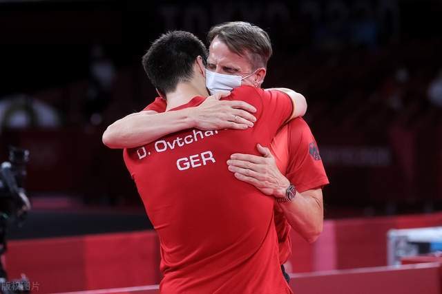 对手前锋的 对手前锋的